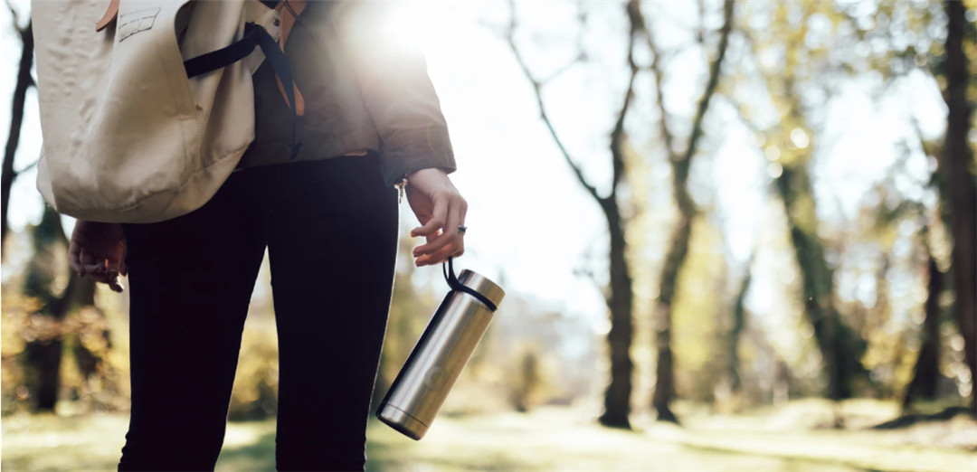 Sustainable development is the trending of the world. Only when we insist in green production, can we have an everlasting bright future. (3)